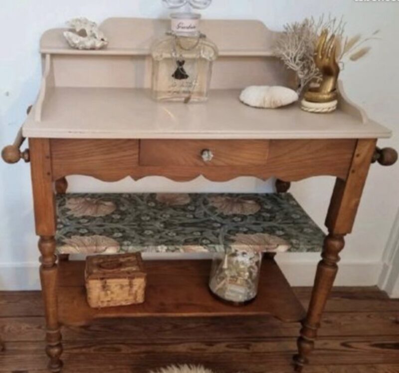 Table de toilette vintage – Image 2