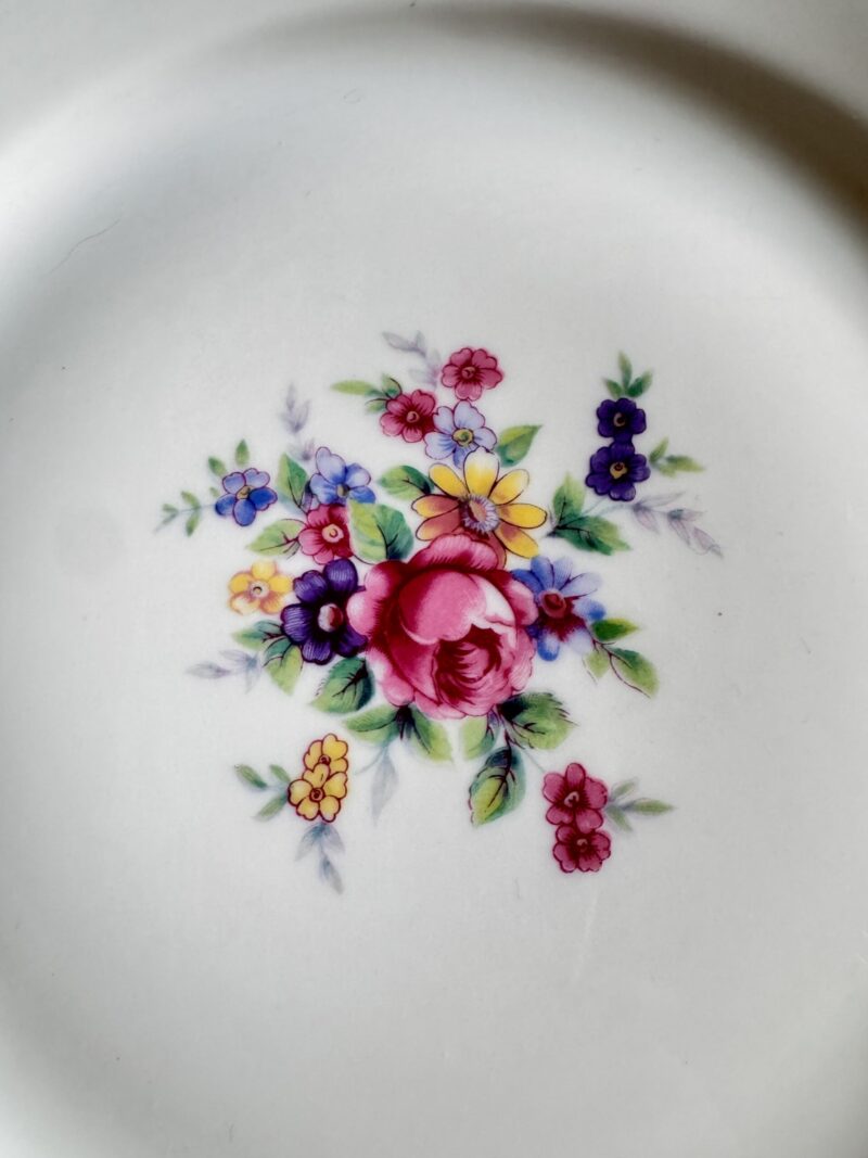6 assiettes porcelaine anciennes – Image 3