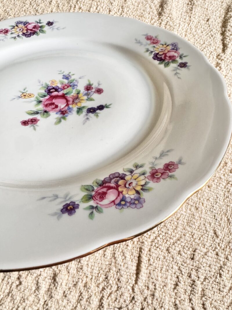 6 assiettes porcelaine anciennes – Image 4