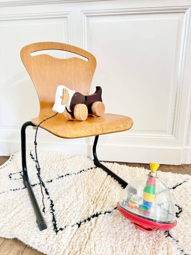 Chaise cantine enfant vintage – Image 2