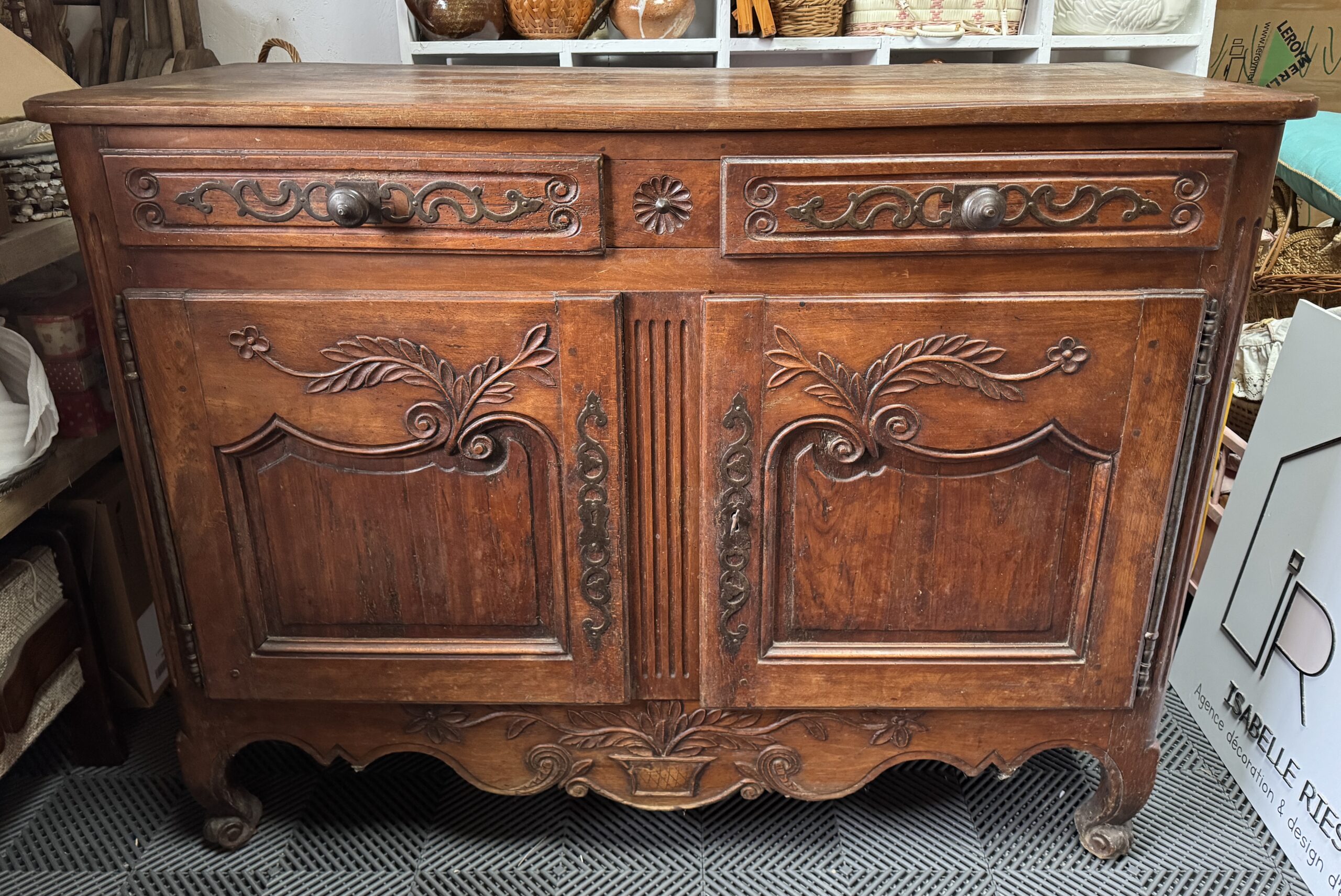 Buffet de ferme tres ancien