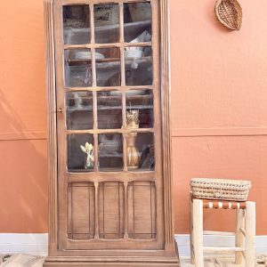 Armoire parisienne ancienne en bois – meuble vintage authentique